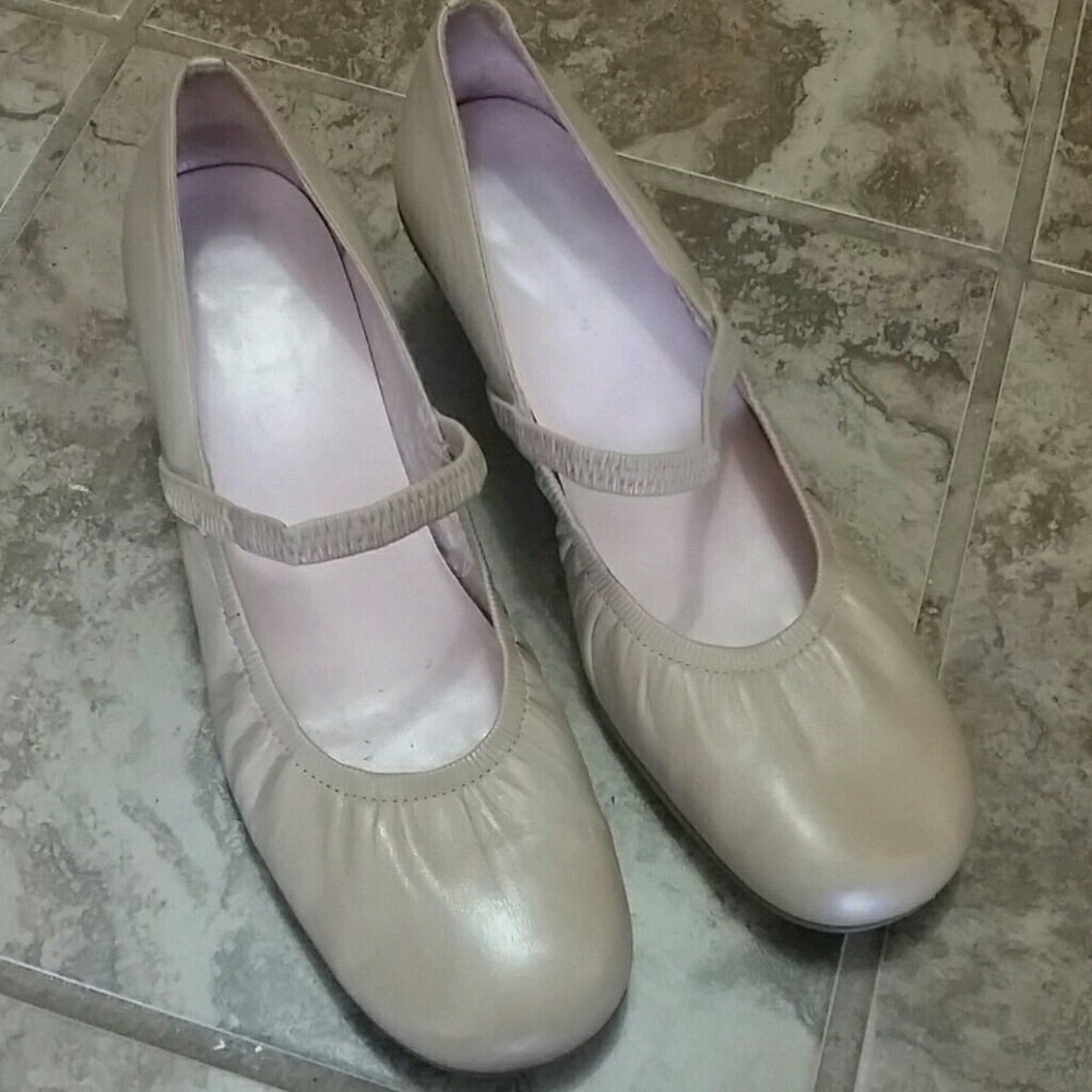 Kenneth Cole Reaction Heels Dance Character Shoes